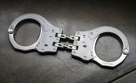 ASP - Handschelle Sentry mit Gelenk aus Stahl