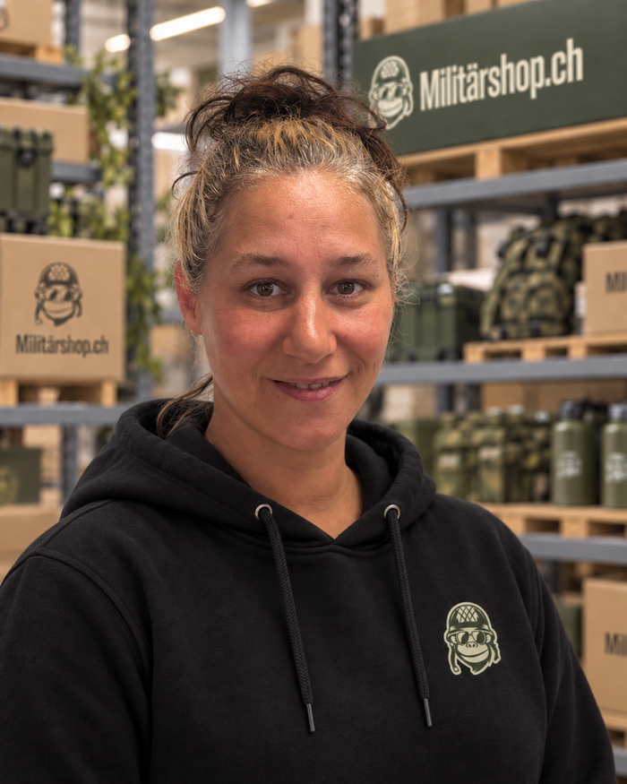 Anita – Militärshop-Team